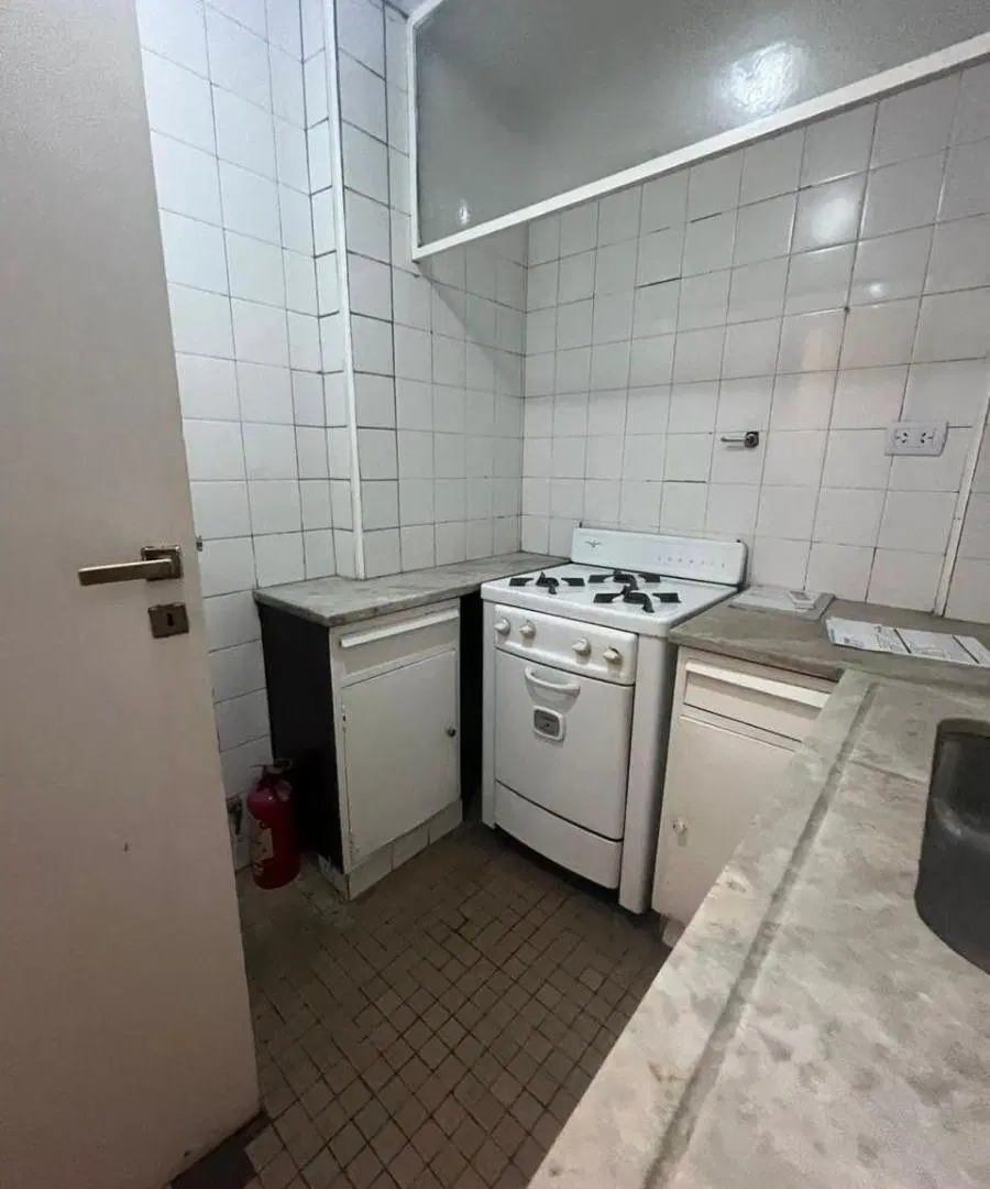 Bonito Monoambiente con Balcón - Maipú 300 2