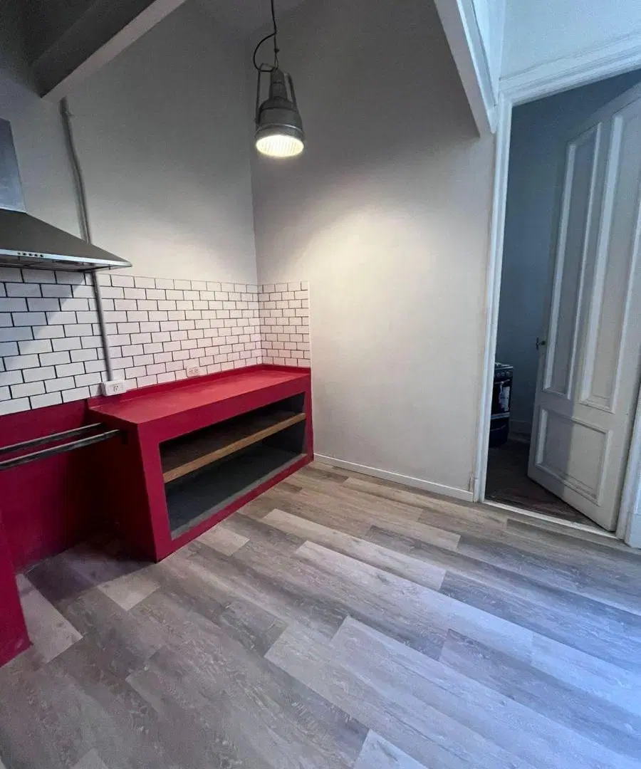 Bellísimo departamento en Alquiler o Venta con dependencia - Av Caseros 400 3
