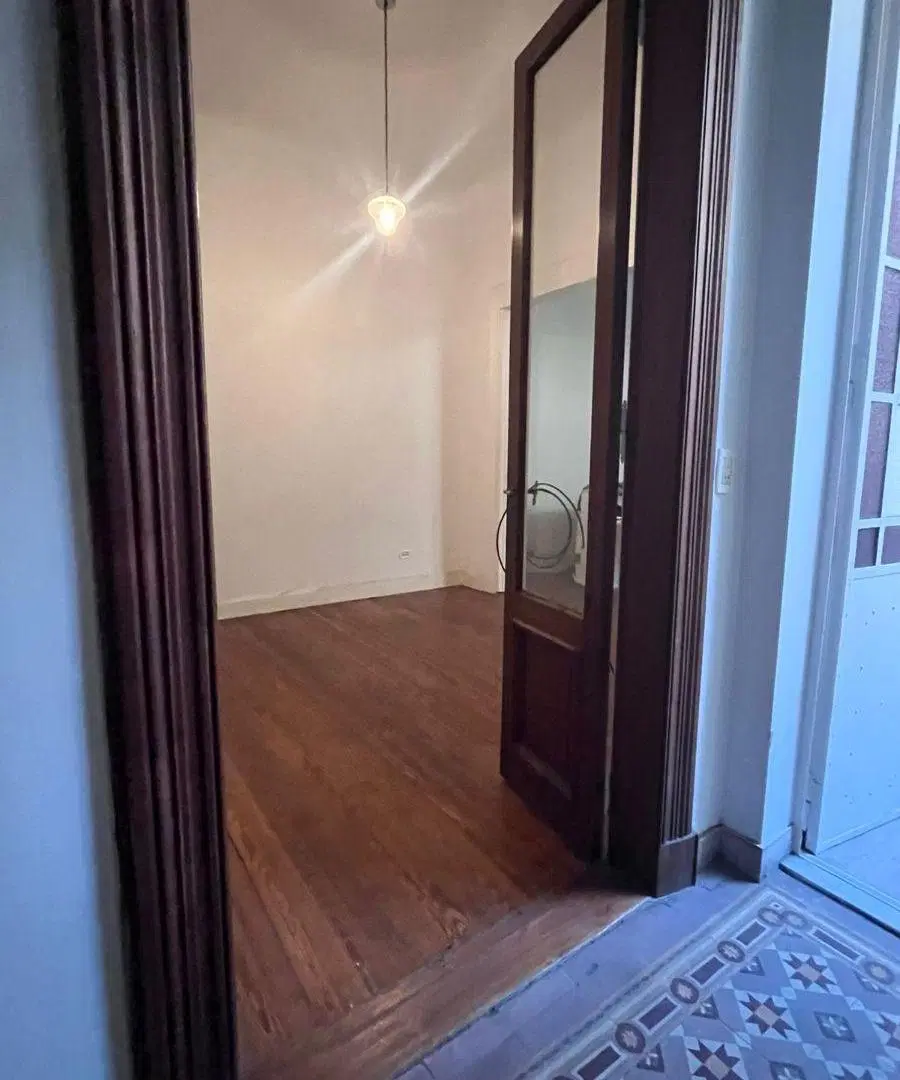 Bellísimo departamento en Alquiler o Venta con dependencia - Av Caseros 400 2