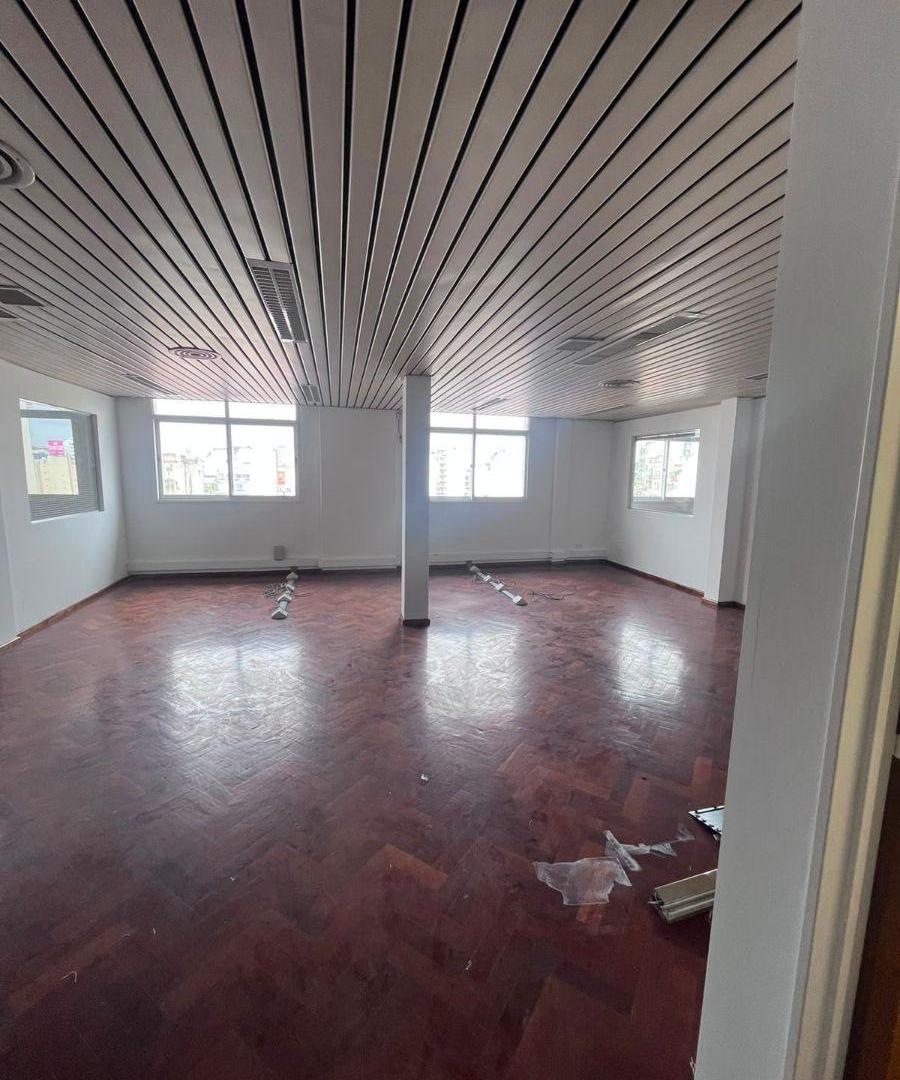 Foto de Hermoso semipiso para oficinas, excelente ubicación céntrica - Avenida, imagen 2