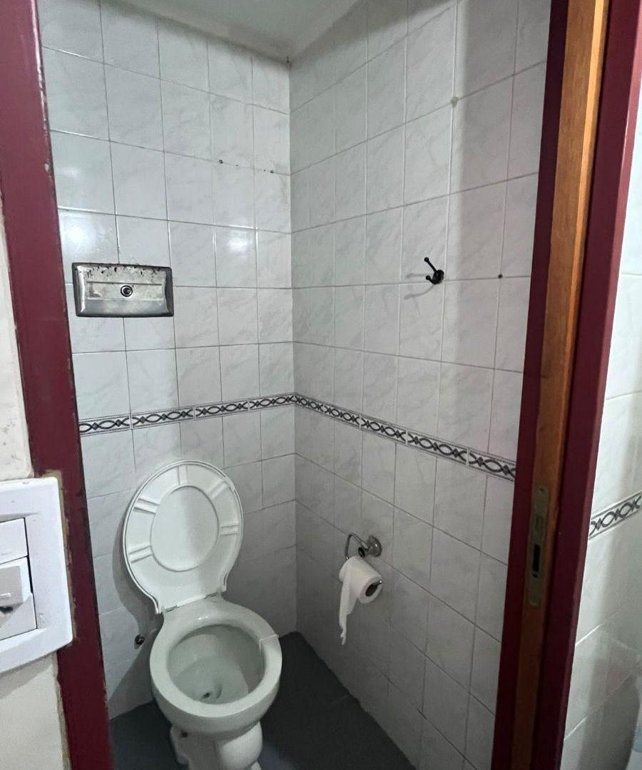 Foto de Local comercial en plena avenida en Venta o alquiler - Avenida San Juan, imagen 2