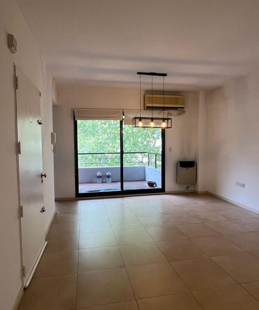 Foto de OPORTUNIDAD. Departamento Hermoso 3 ambientes con cochera - Chacabuco, imagen 2