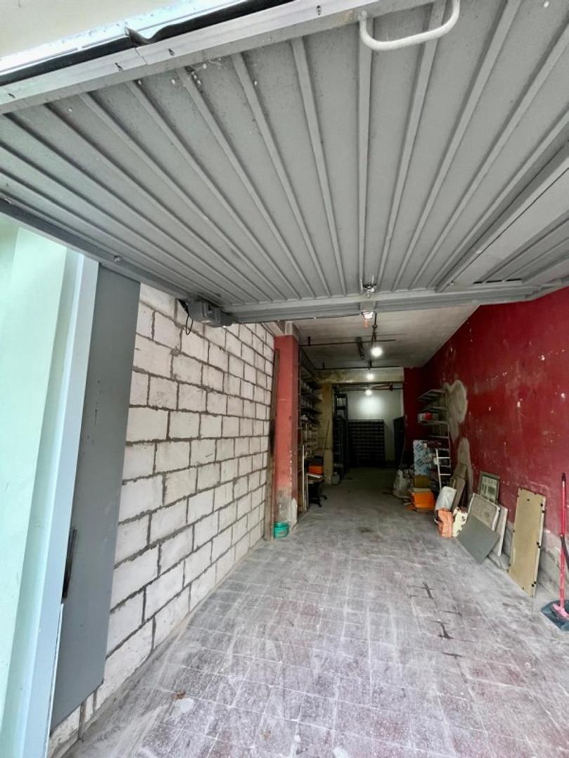 En Block, Dos Locales y Piso Unico 4