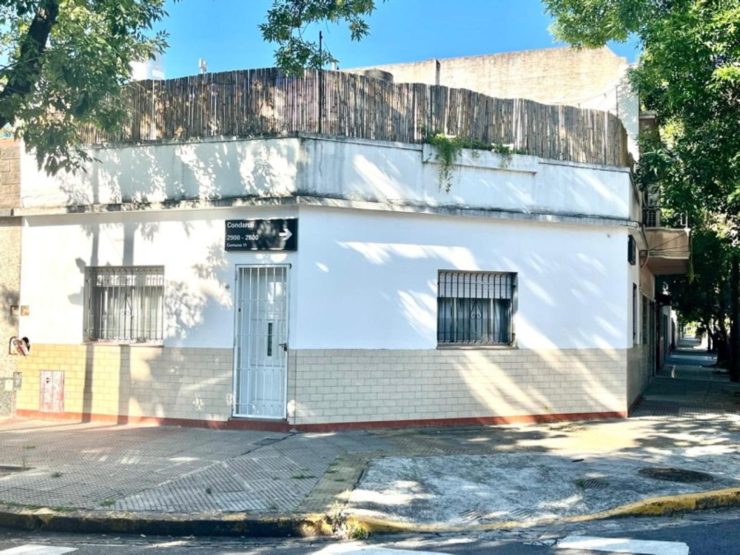 Muy linda propiedad  en esquina,  Patio y Teraza