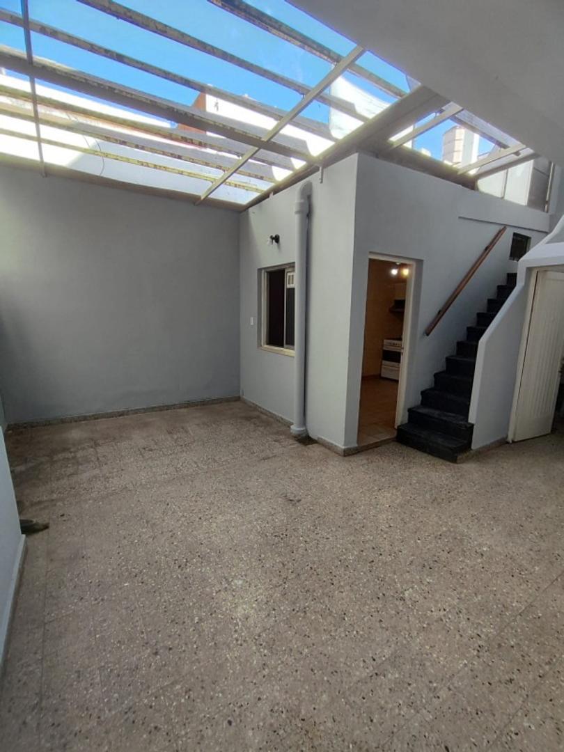 Foto de TIPO CASA LATERAL MUY AMPLIO., imagen 3