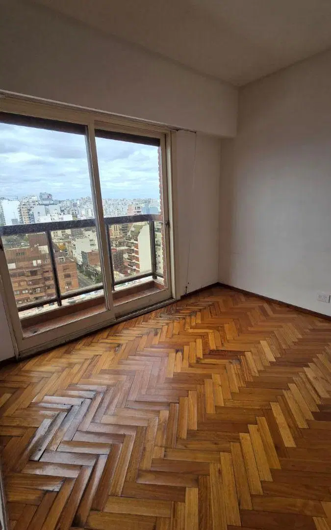 Piso 16 en torre con cochera y baulera !!
Escuchamos ofertas !! 1