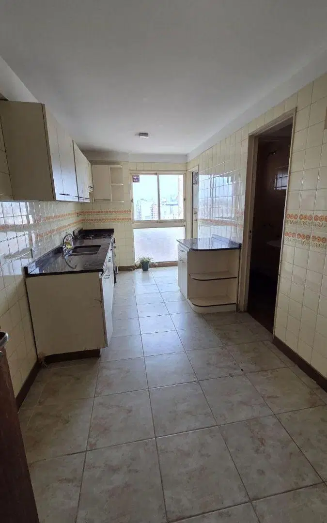 Piso 16 en torre con cochera y baulera !!
Escuchamos ofertas !! 3