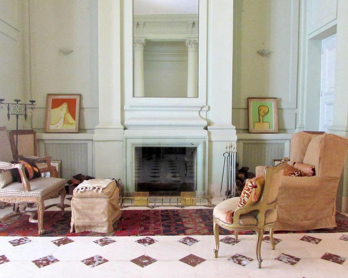 Casa Estilo Francés en Recoleta con Patio y 4 Cocheras 5