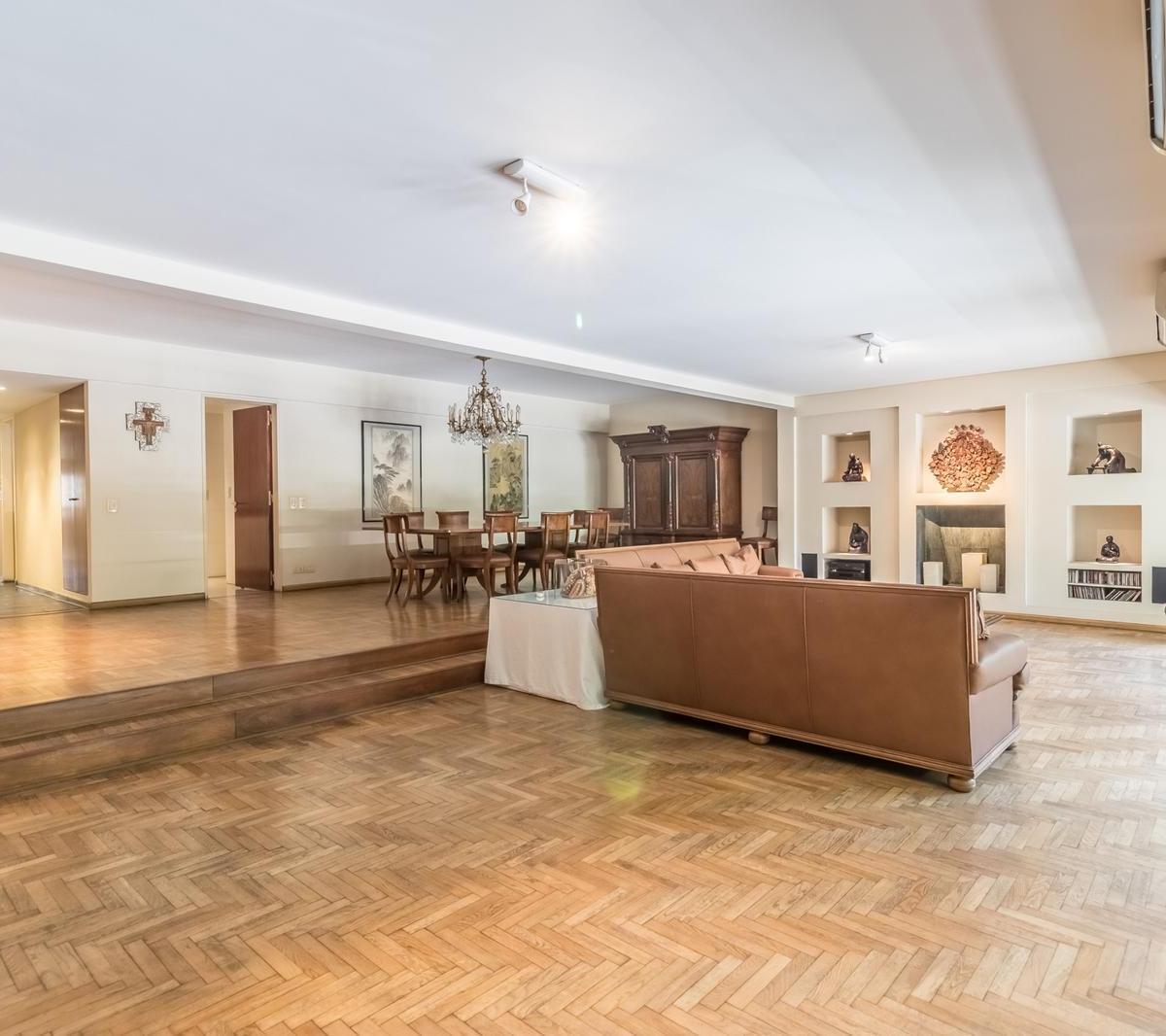 Exclusivo Piso en Recoleta con Patio Privado y 4 Suites 3