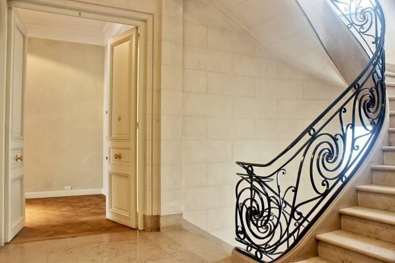 Residencia Señorial en Av Alvear con 2 Suites y Dependencia 2