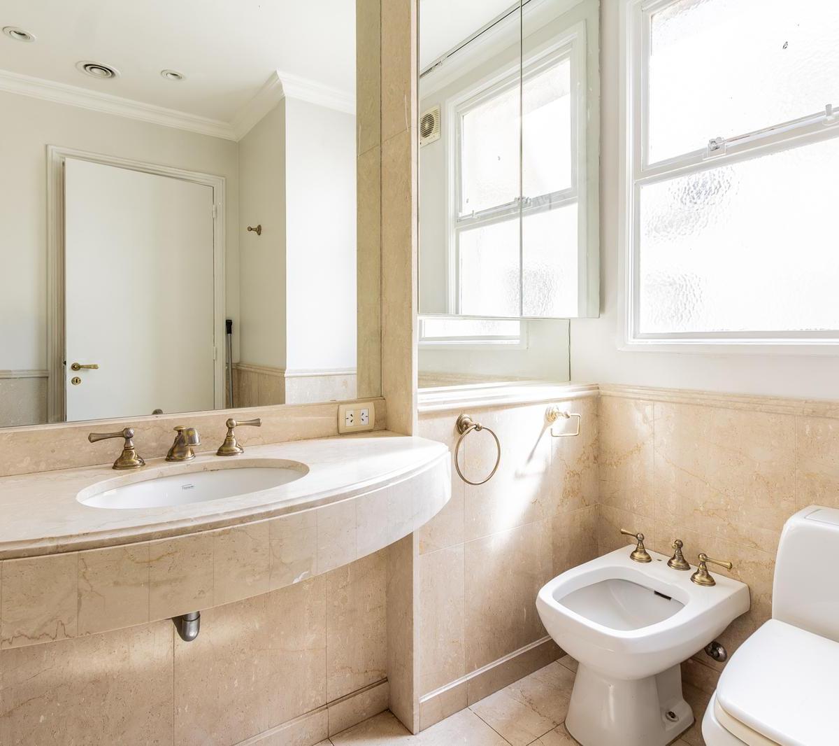 Piso Alto Estilo Francés Refaccionado – 3 Suites Recoleta 5