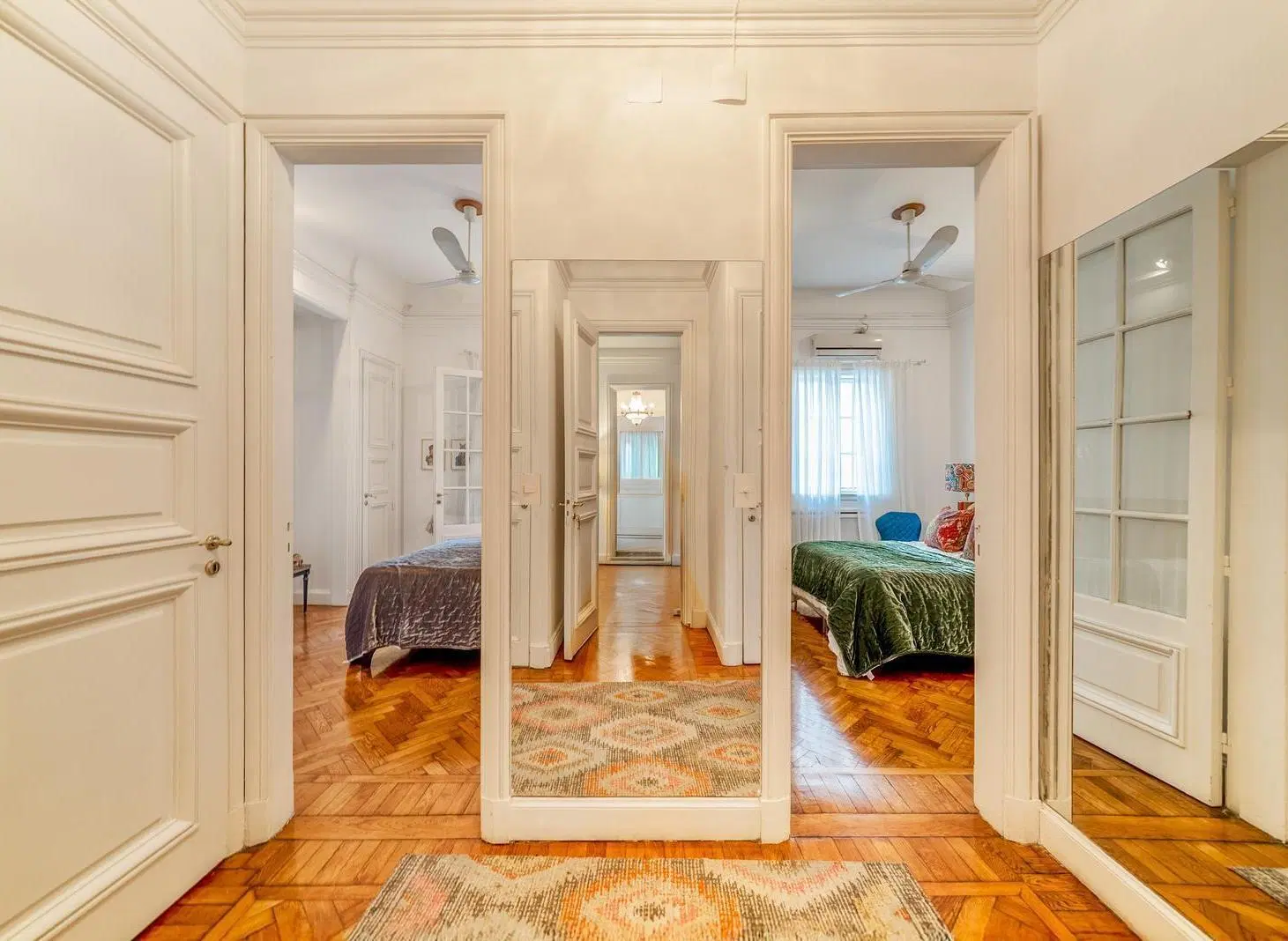 Casa Estilo Francés en Recoleta con Patio y 4 Cocheras 4