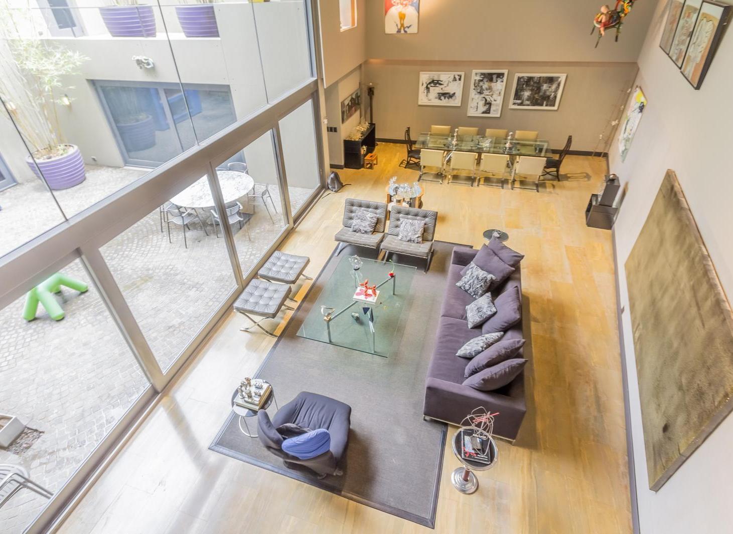 Casa Moderna en Barrio Parque con Jardín y Ascensor