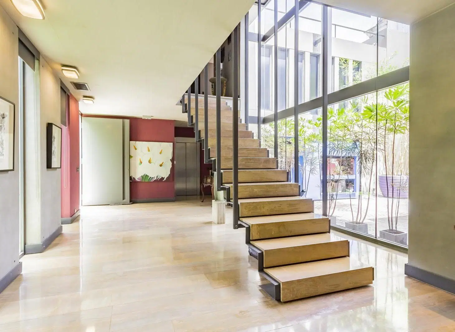 Casa Moderna en Barrio Parque con Jardín y Ascensor 4