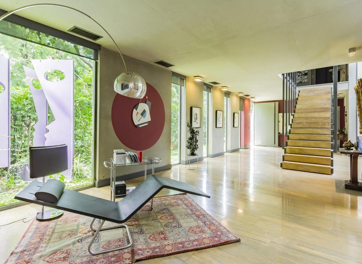 Casa Moderna en Barrio Parque con Jardín y Ascensor