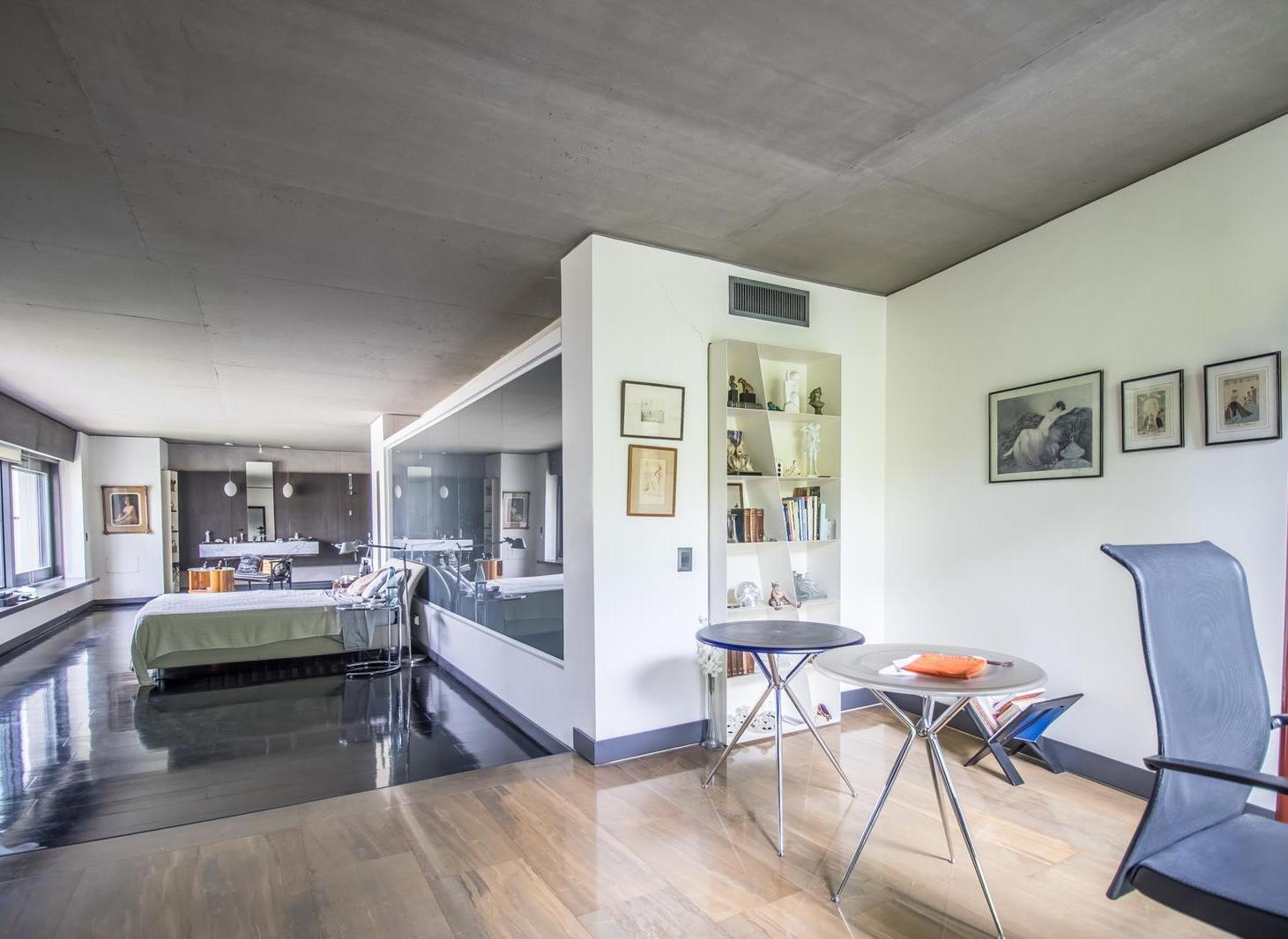 Casa Moderna en Barrio Parque con Jardín y Ascensor