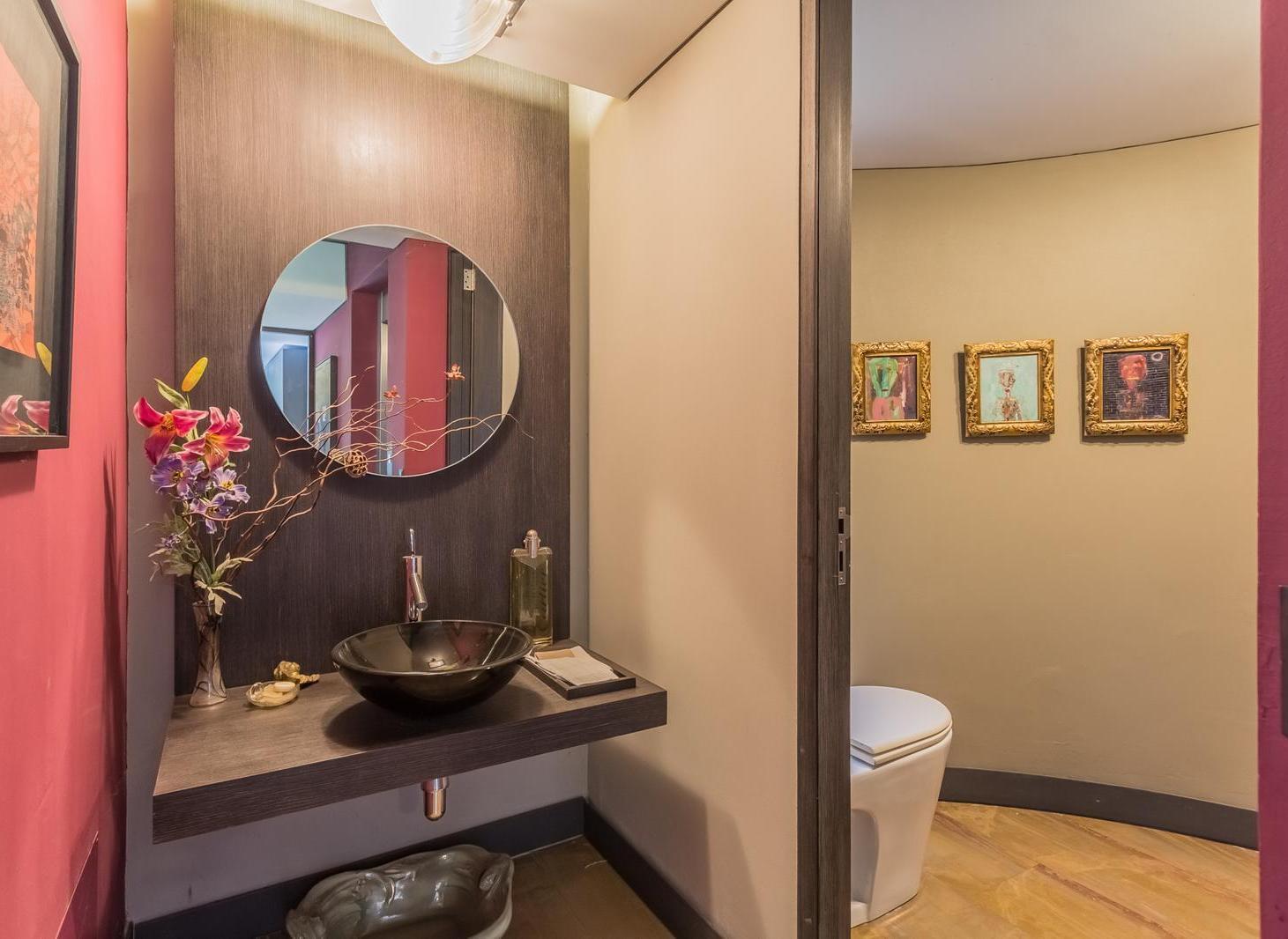 Casa Moderna en Barrio Parque con Jardín y Ascensor