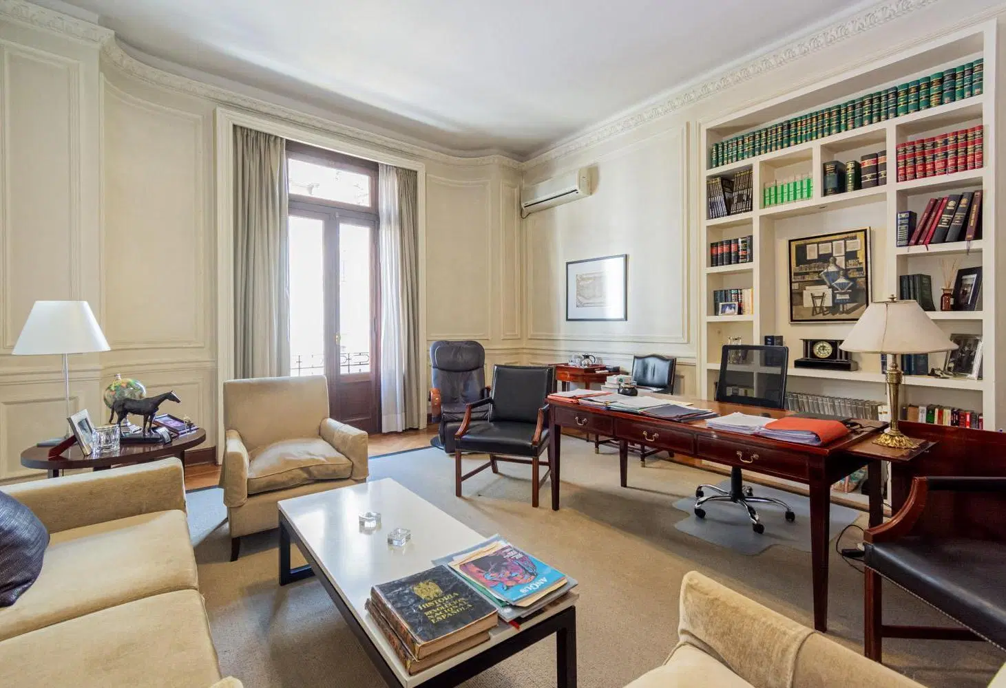 Oficina de 7 ambientes en edificio francés- Retiro 1