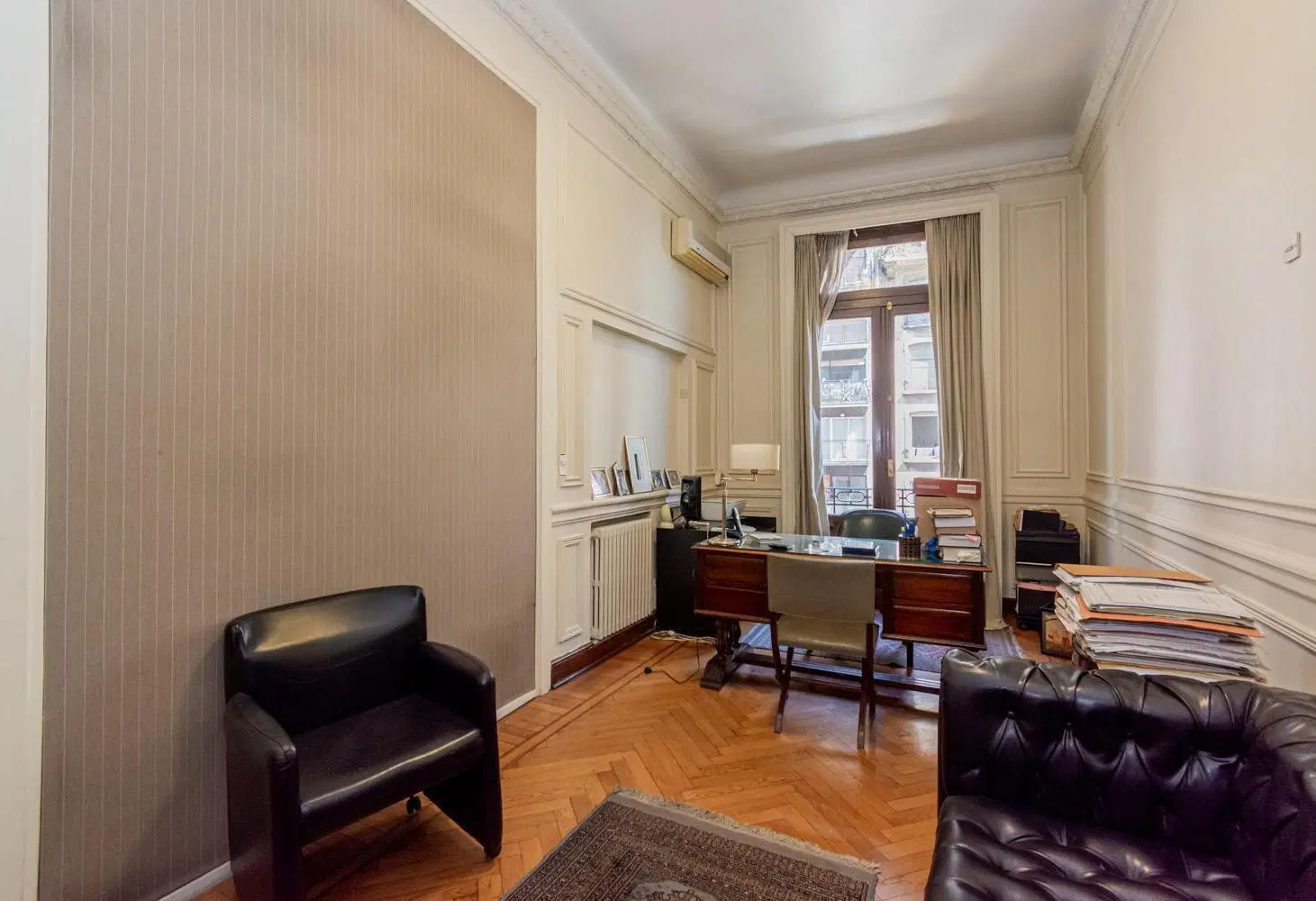 Oficina de 7 ambientes en edificio francés- Retiro 8