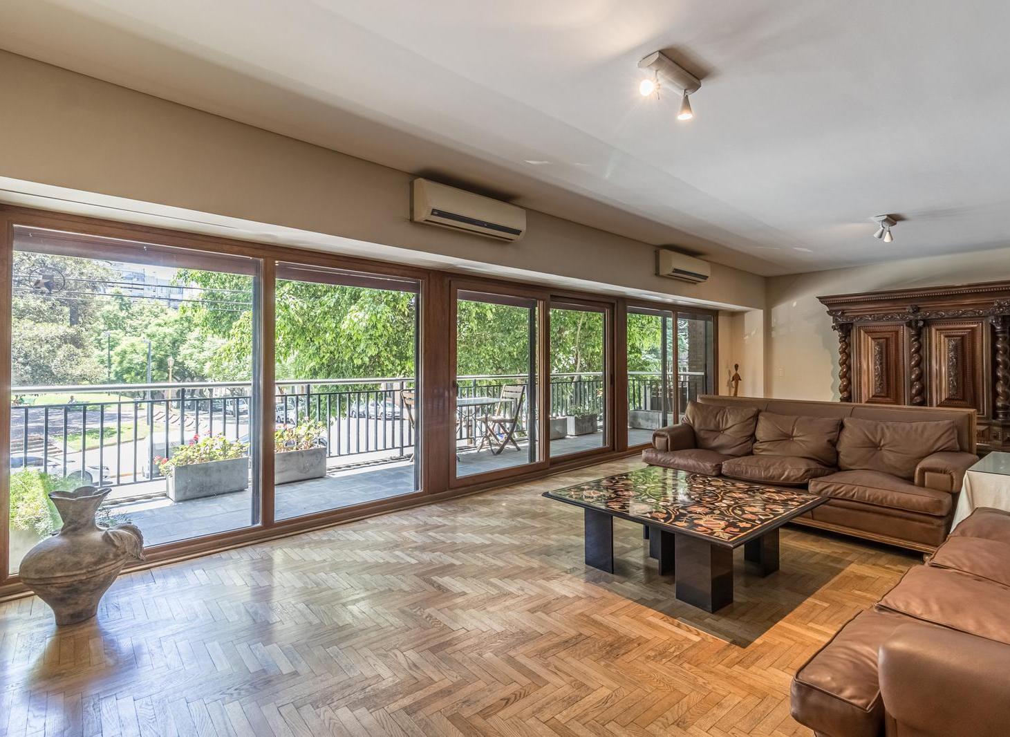 Foto de Exclusivo piso en Recoleta con Patio Privado y 4 Suites, imagen 2