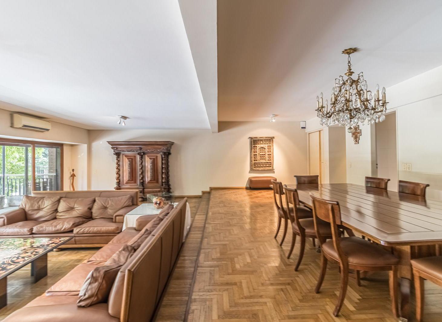 Foto de Exclusivo piso en Recoleta con Patio Privado y 4 Suites, imagen 1