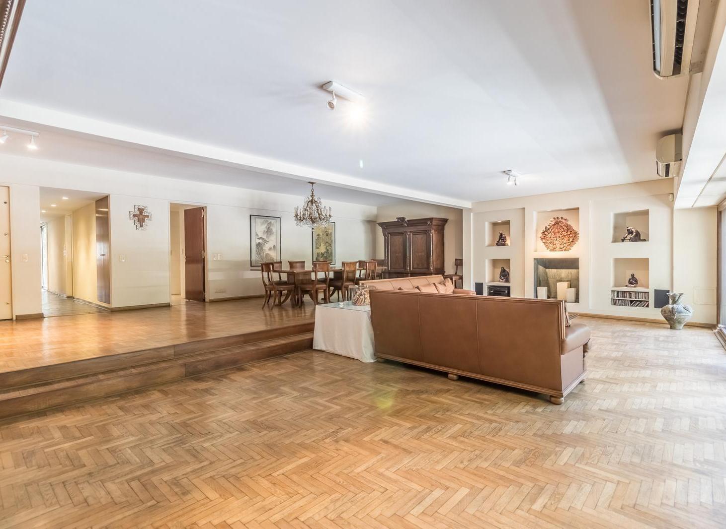 Foto de Exclusivo piso en Recoleta con Patio Privado y 4 Suites, imagen 3