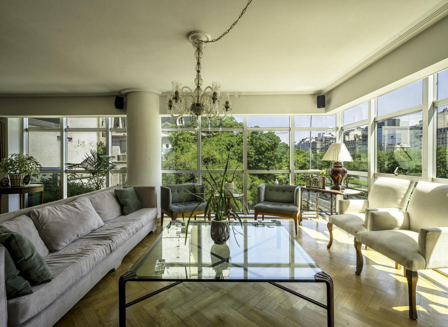 Foto de Hermoso living comedor vidriado sobre 9 de Julio – Luz, Categoría, 2, imagen 2