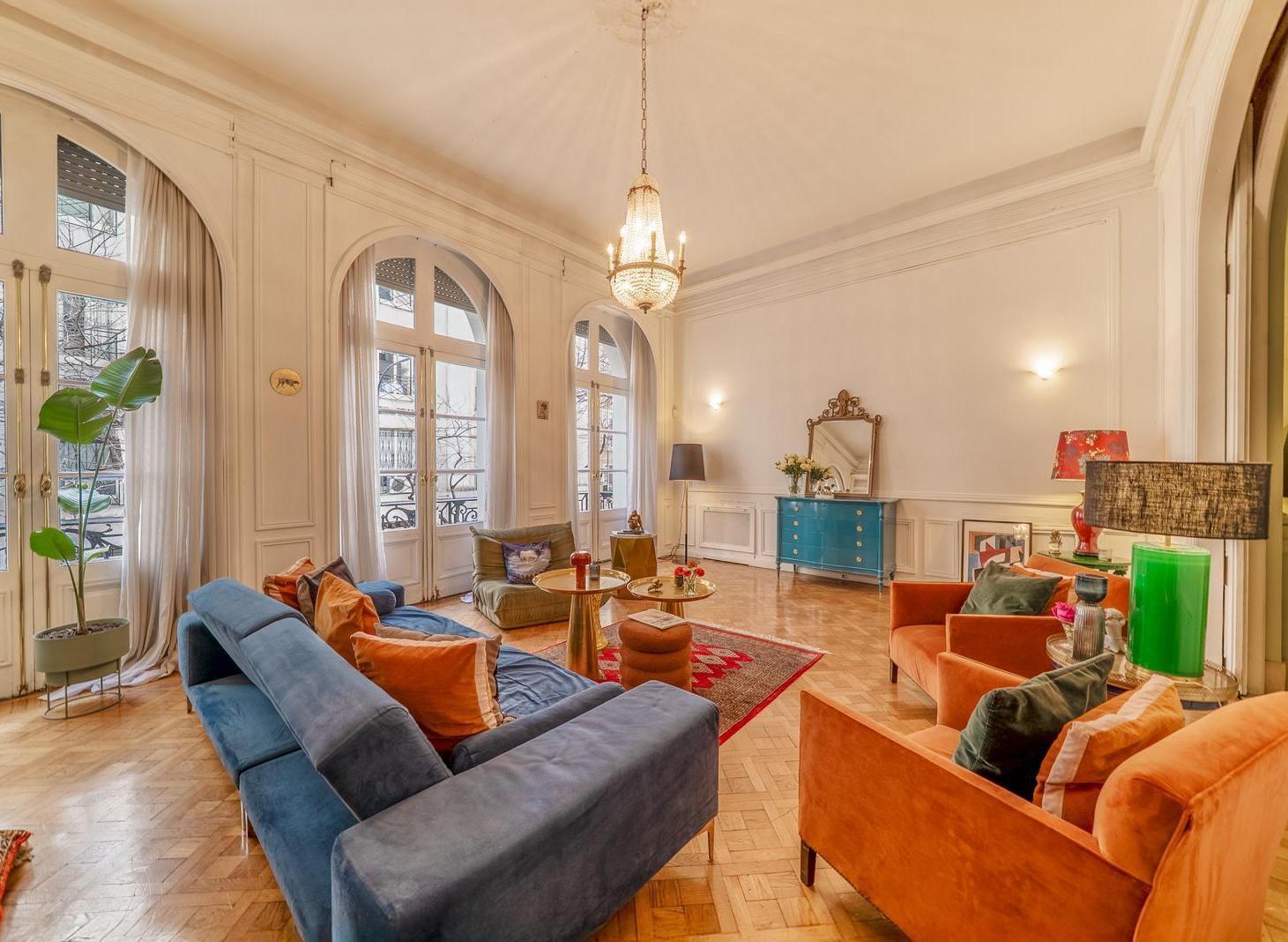 Foto de Casa Estilo Francés en Recoleta con Patio y 4 Cocheras, imagen 4