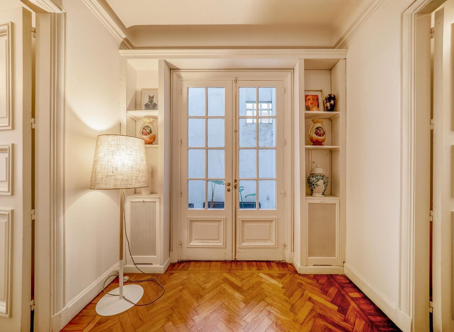 Foto de Casa Estilo Francés en Recoleta con Patio y 4 Cocheras, imagen 2