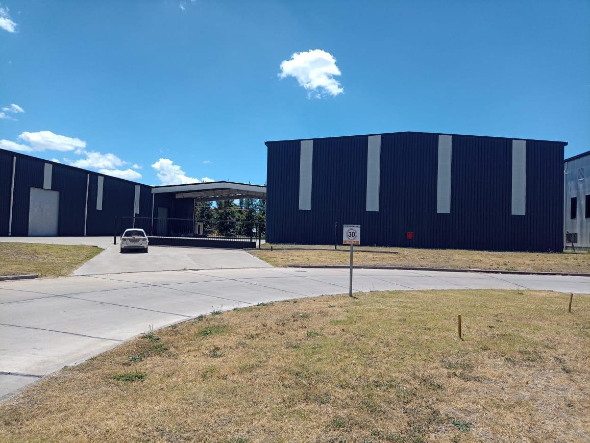 Venta - 2 Galpones con Oficinas, Semicubierto y Playon Exterior - Parque Industrial Bella Vista 3