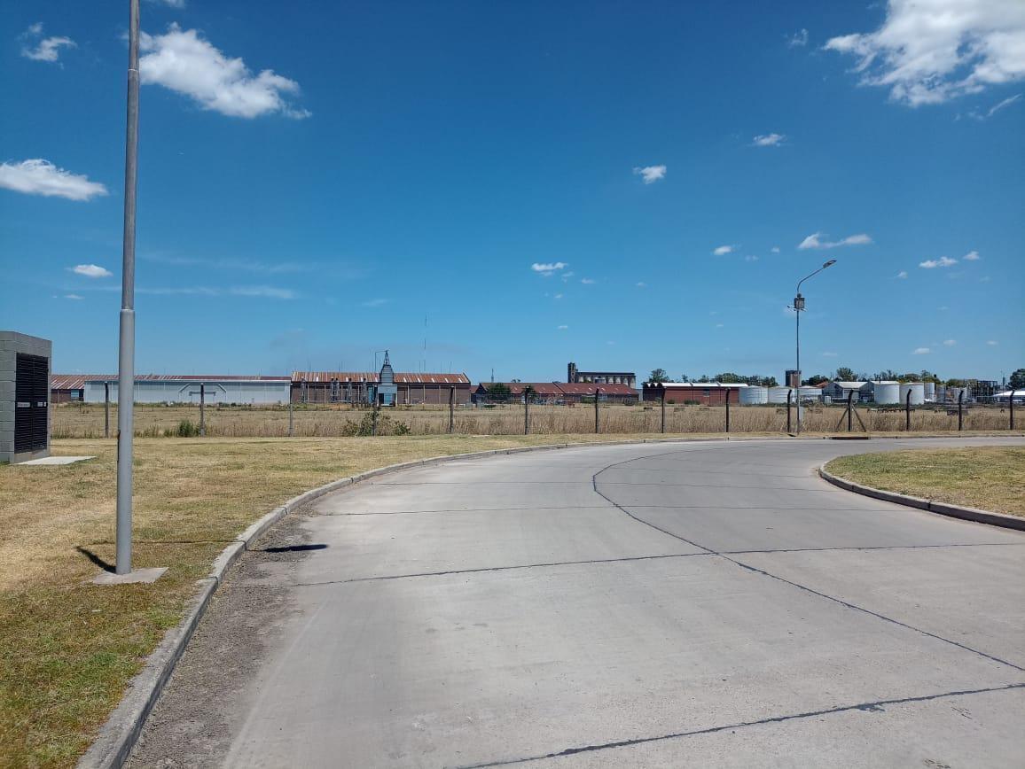 Venta - 2 Galpones con Oficinas, Semicubierto y Playon Exterior - Parque Industrial Bella Vista 2