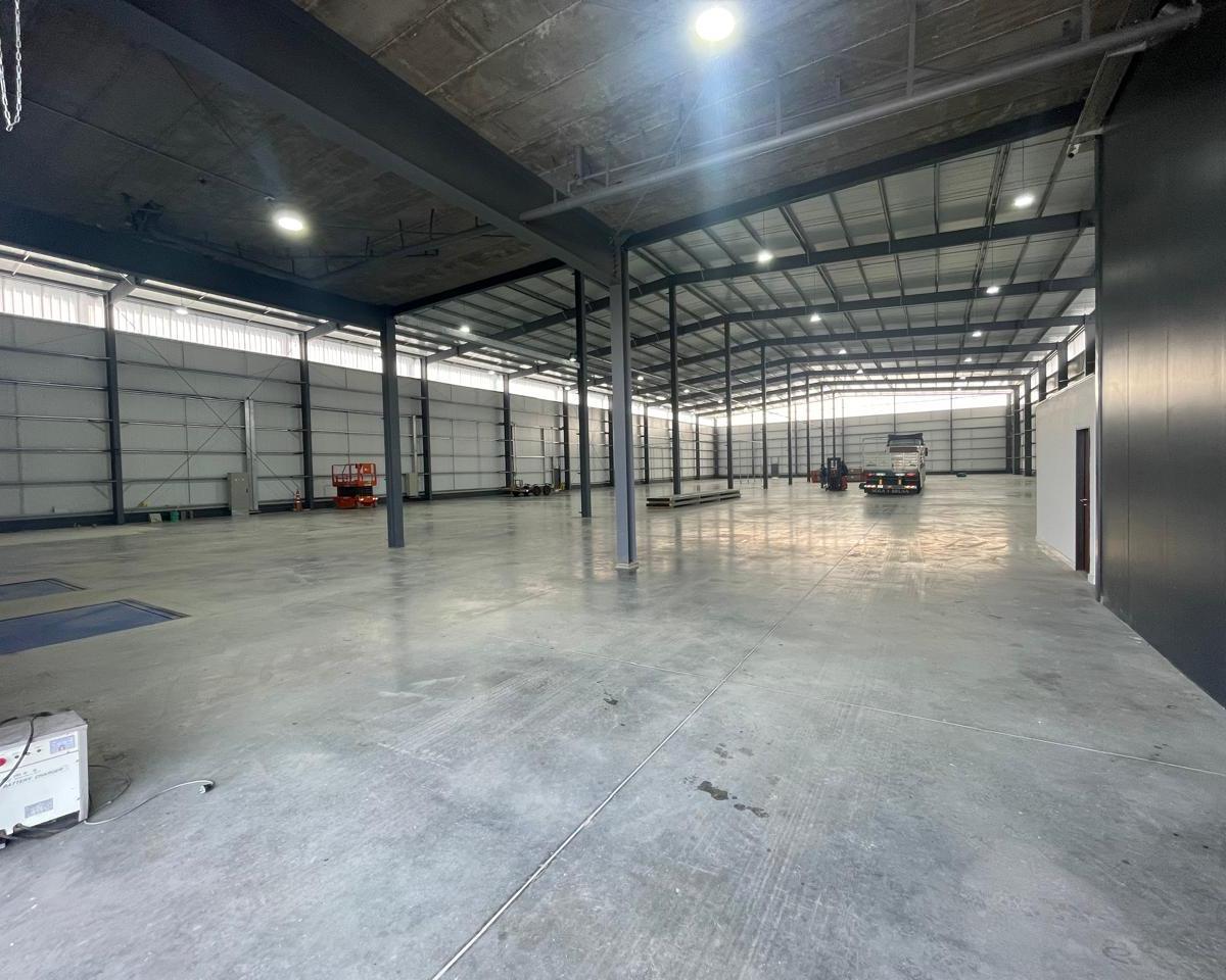 Venta/alquiler - Nave Industrial con Oficinas y Playon Exterior - Parque Industrial Moreno 2 2