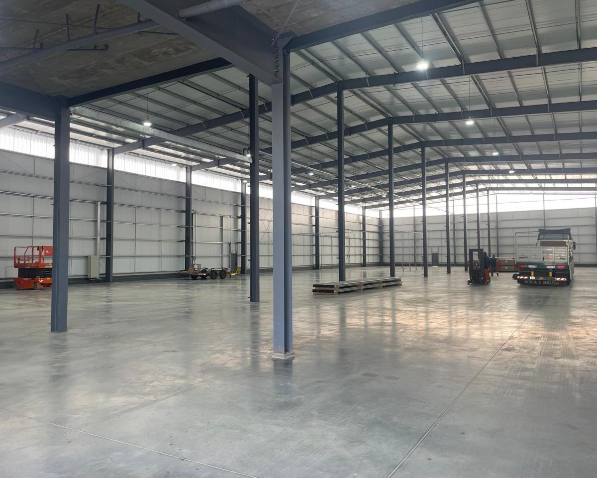 Venta/alquiler - Nave Industrial con Oficinas y Playon Exterior - Parque Industrial Moreno 2 5