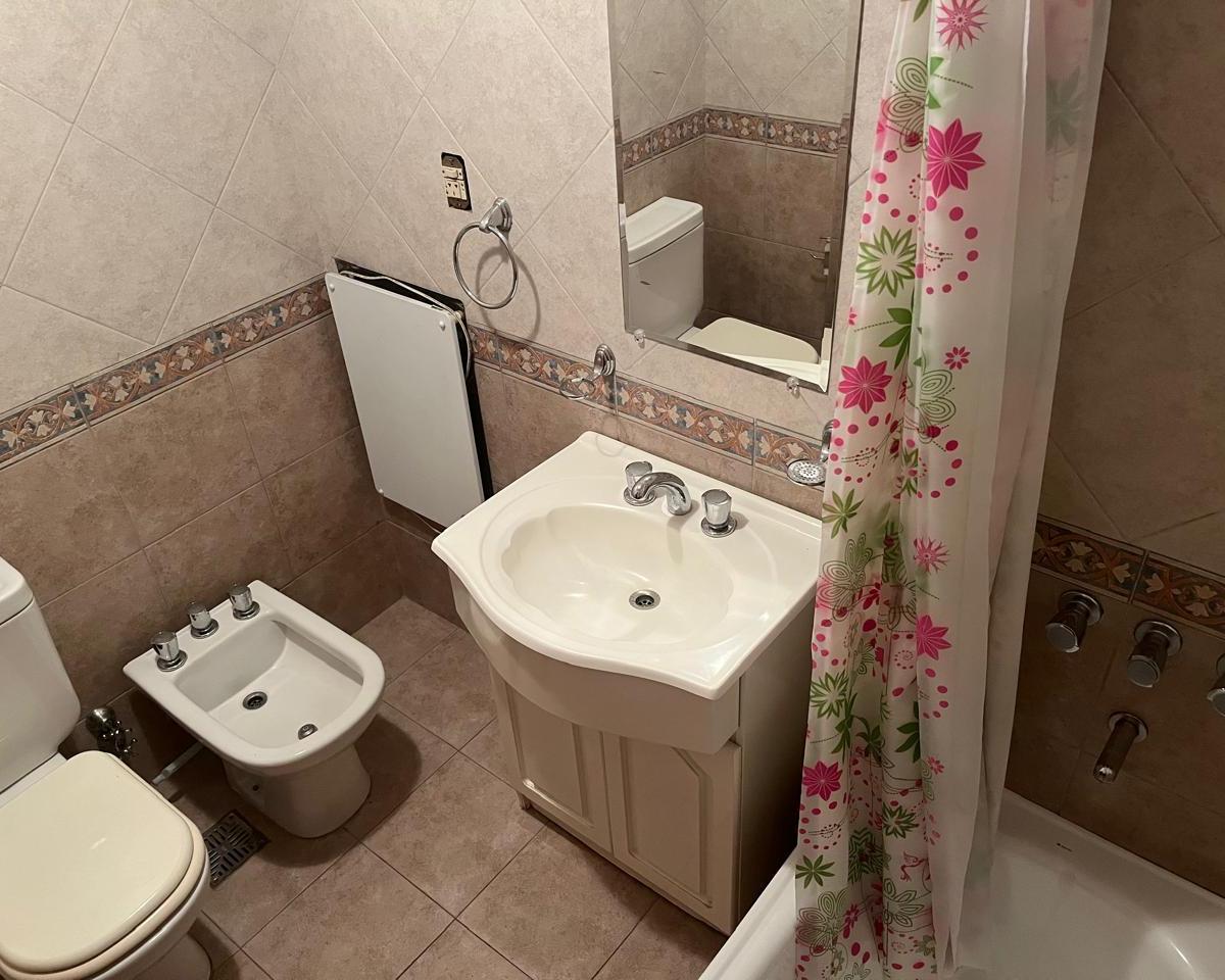 Venta - Casa 5 Ambientes - Monte Castro 3