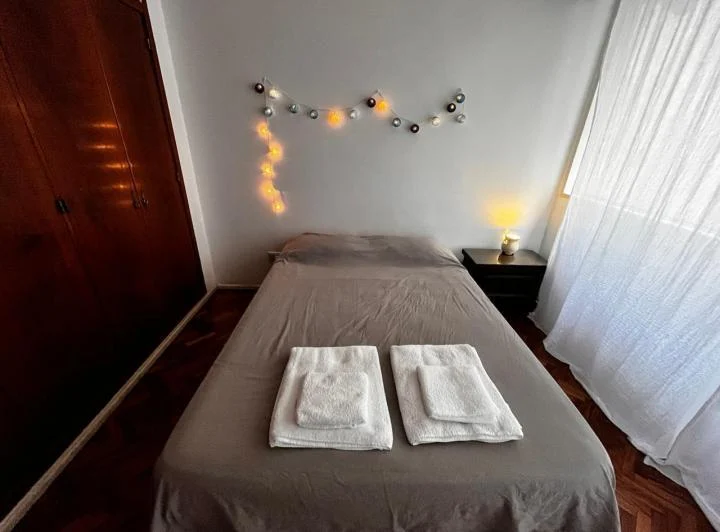 Departamento en  alquiler 2 ambientes con balcón a la calle en Barrio Norte Recoleta 2