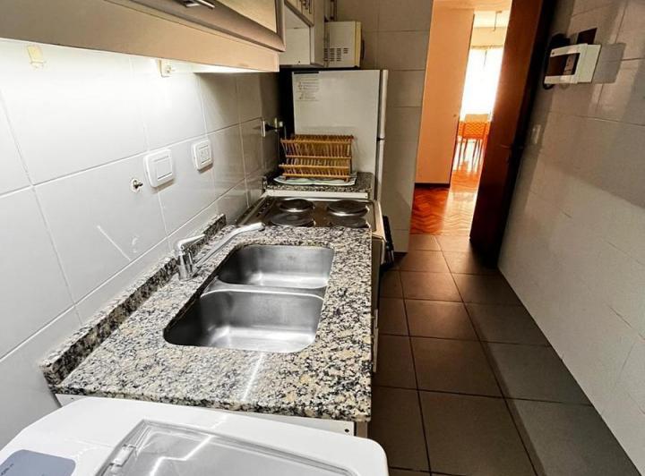 Departamento en  alquiler 2 ambientes con balcón a la calle en Barrio Norte Recoleta 4