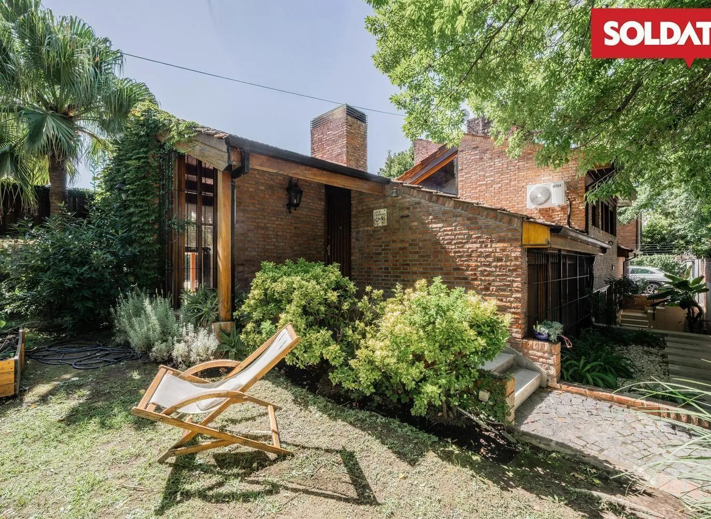 Casa en venta de 5 dormitorios con gran parque en Lomas de San Isidro - Lista para entrar 3
