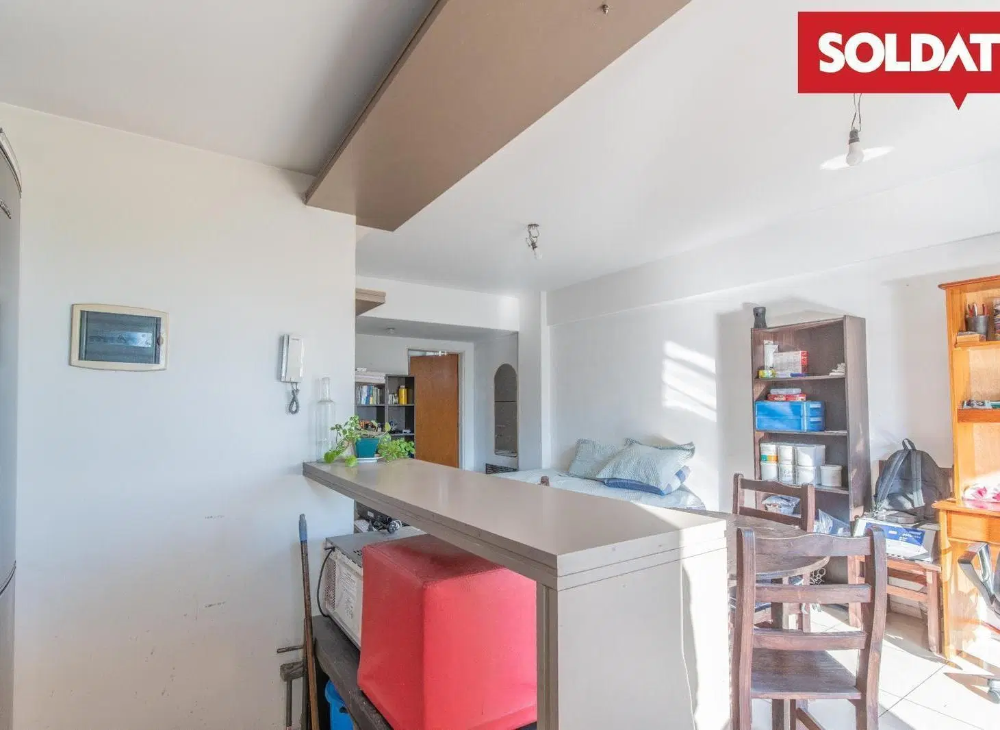Venta Monoambiente con vestidor muy luminoso. Contrafrente balcón vista abierta. Apto crédito 4