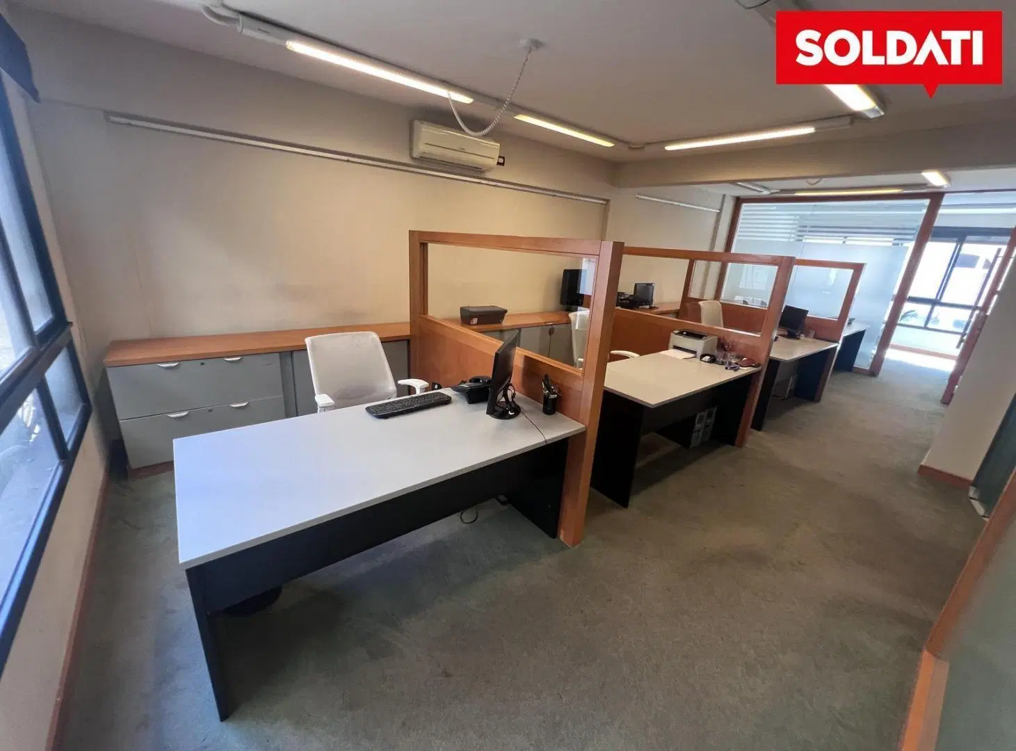 Venta Oficina en Tribunales 8 ambientes 3 despachos 2