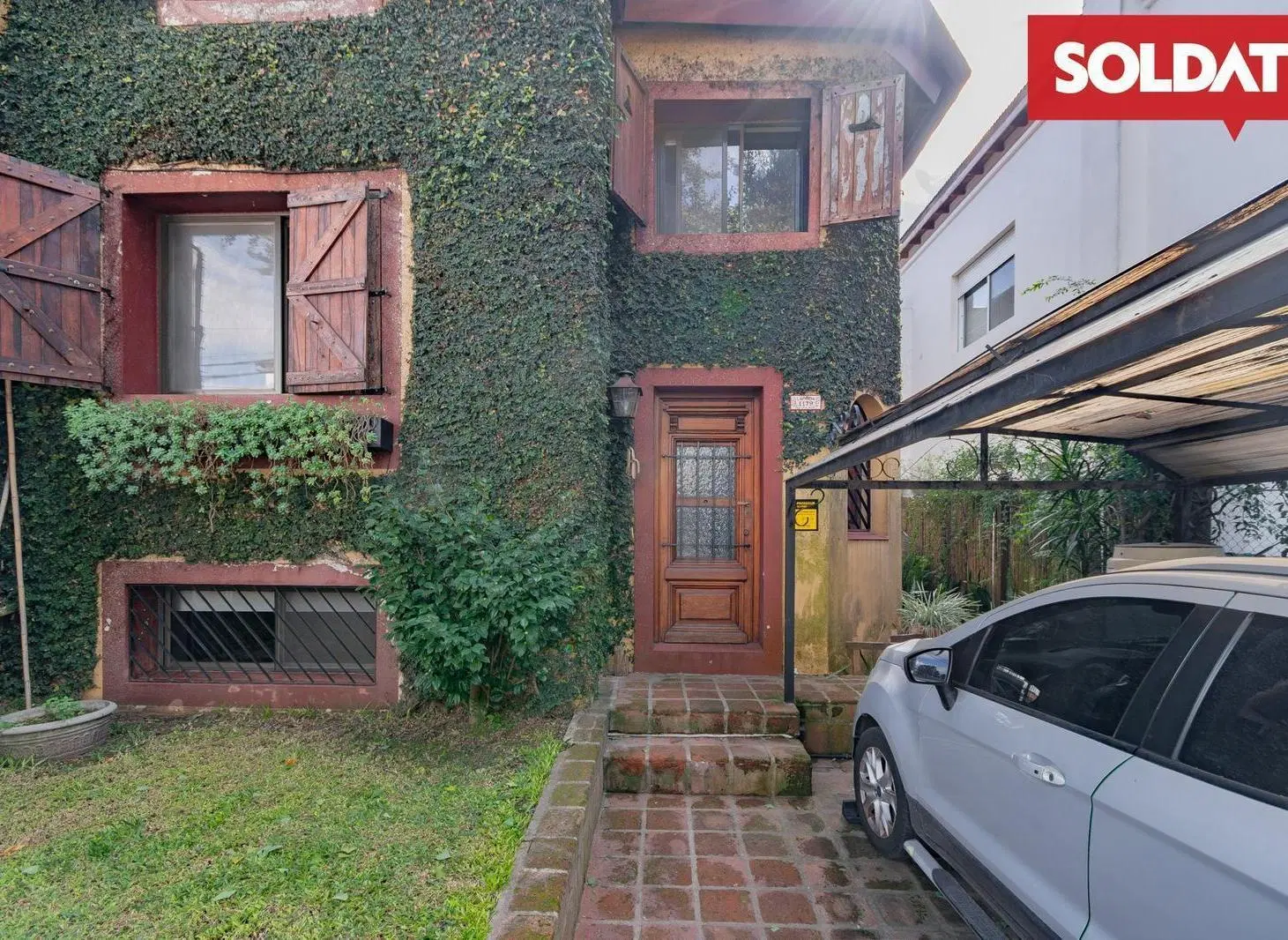 Venta Casa 4 dormitorios en Vicente López con jardín, galería y pileta 3
