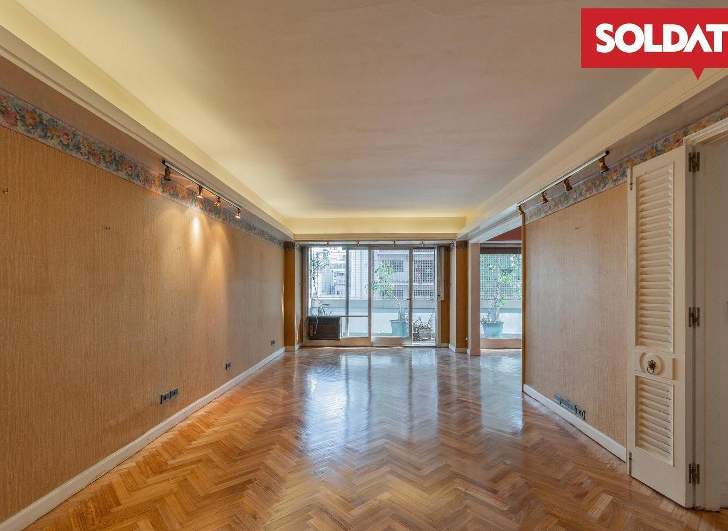 Departamento apto profesional en venta 4 ambientes con dependecias y cochera en Barrio Norte.