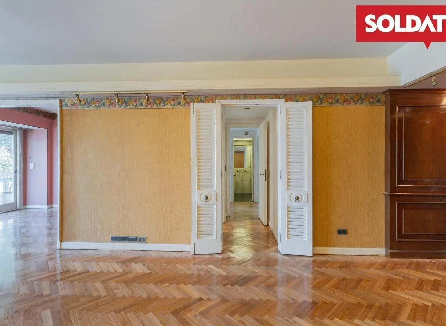 Departamento apto profesional en venta 4 ambientes con dependecias y cochera en Barrio Norte. 3