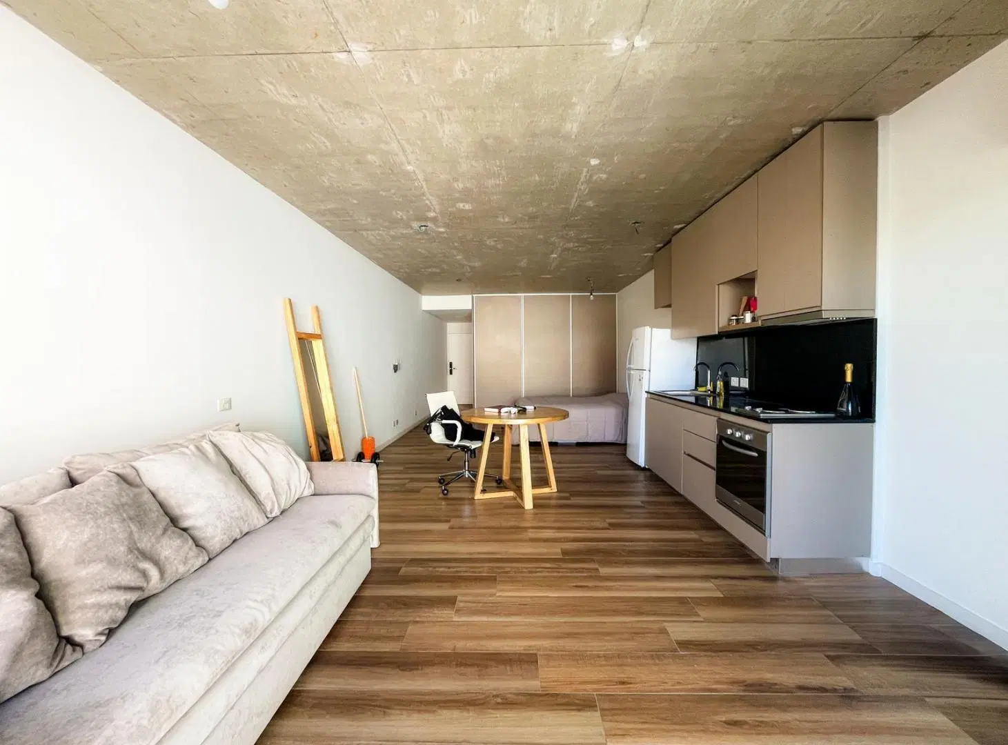 Venta Chacarita Departamento mono ambiente divisible con balcón. 1 año antigüedad. 60 mt2 2