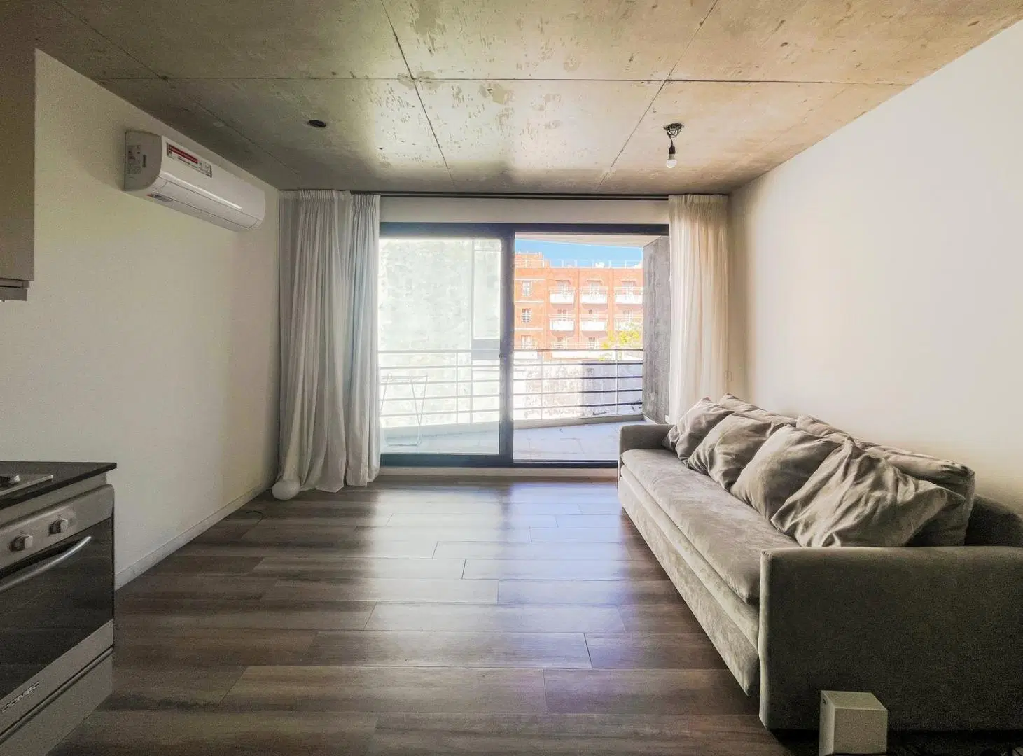 Venta Chacarita Departamento mono ambiente divisible con balcón. 1 año antigüedad. 60 mt2 3