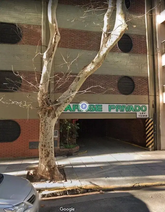 Cochera en venta zona Alto Palermo 3