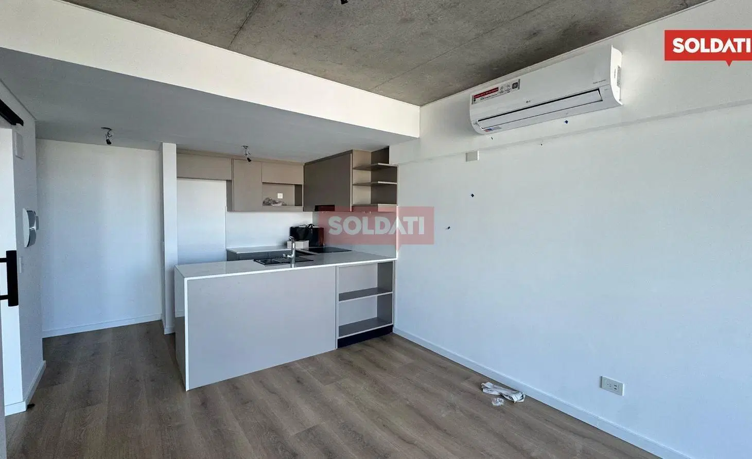 Venta - 2 ambientes con balcón - Belgrano Chico 3