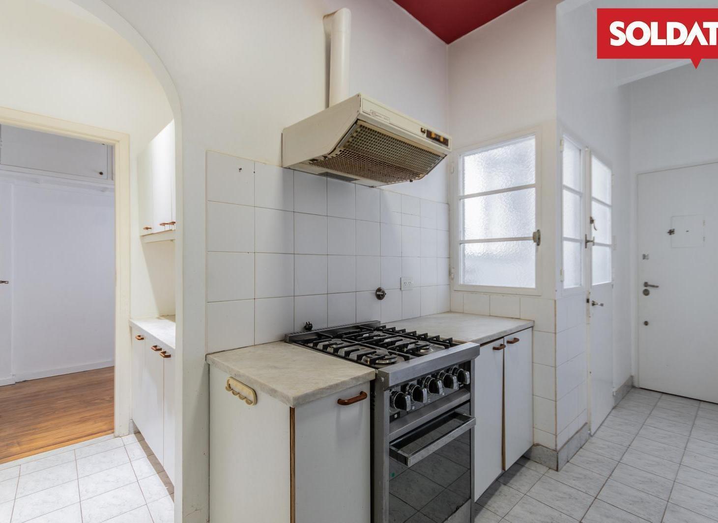 Foto de Venta departamento 3 ambientes con dependencia en Belgrano R, imagen 3