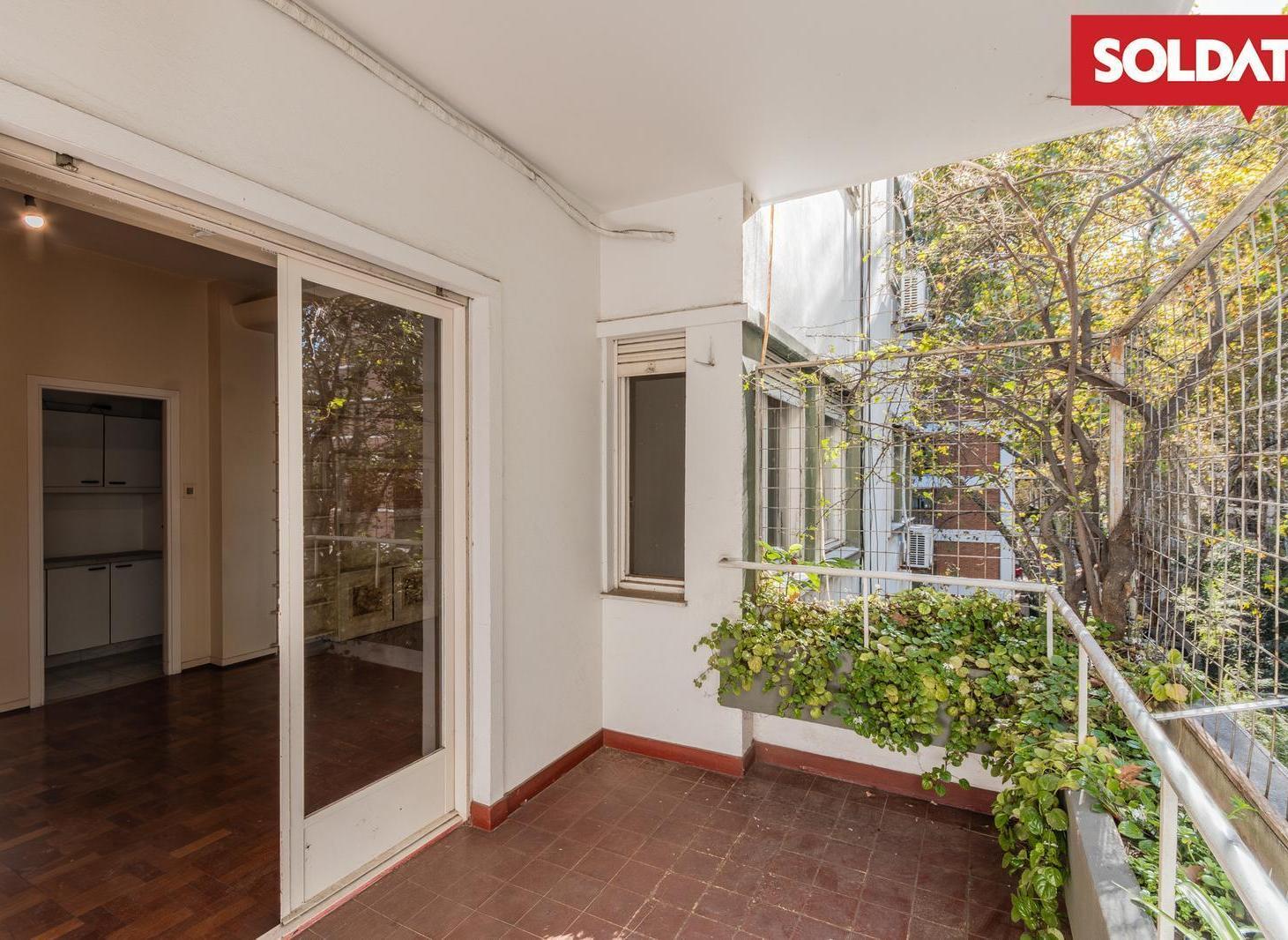 Venta departamento 3 ambientes con dependencia en Belgrano R