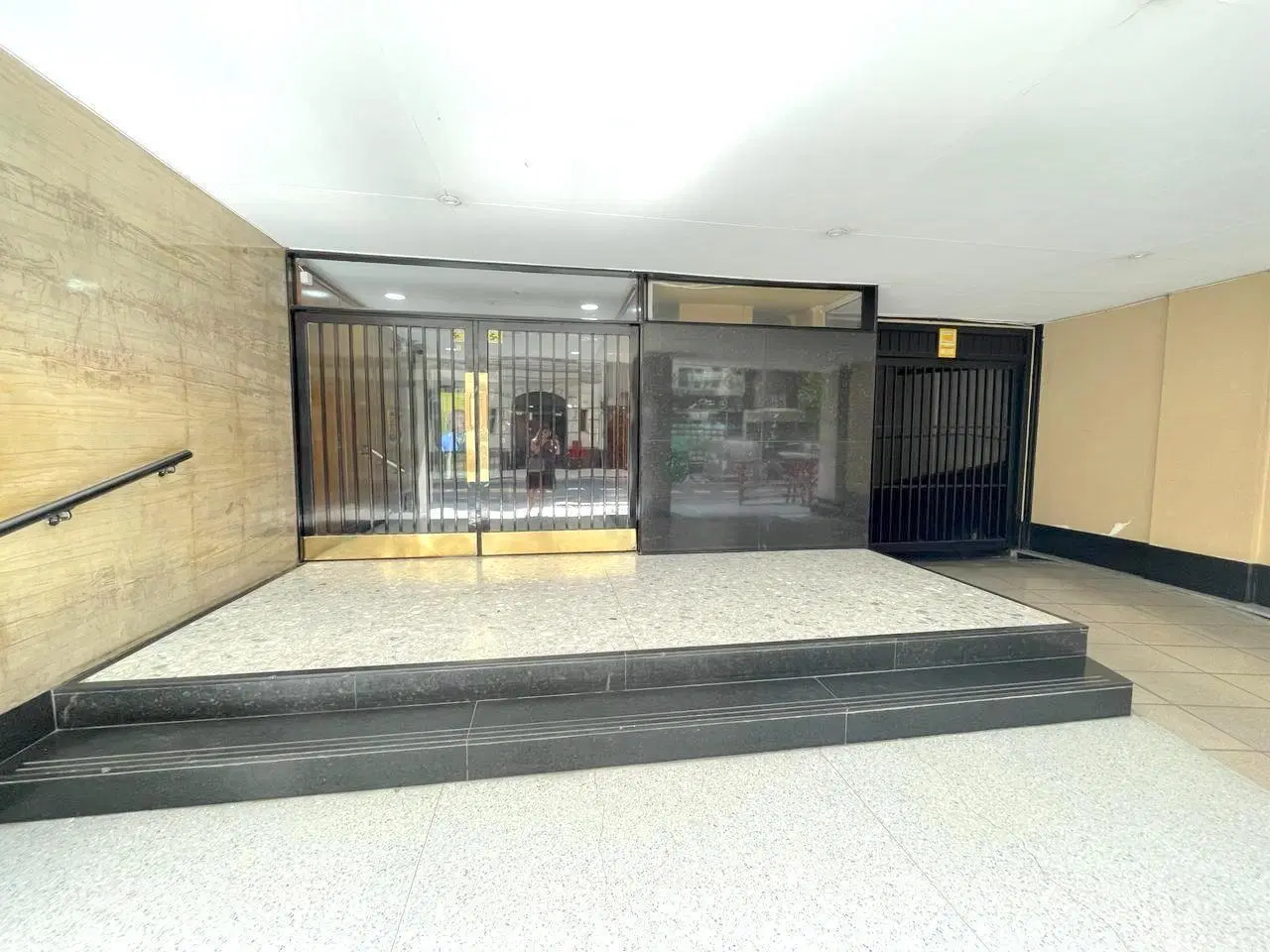 Alquiler Departamento apto profesional de 3 ambientes con dependencias 5