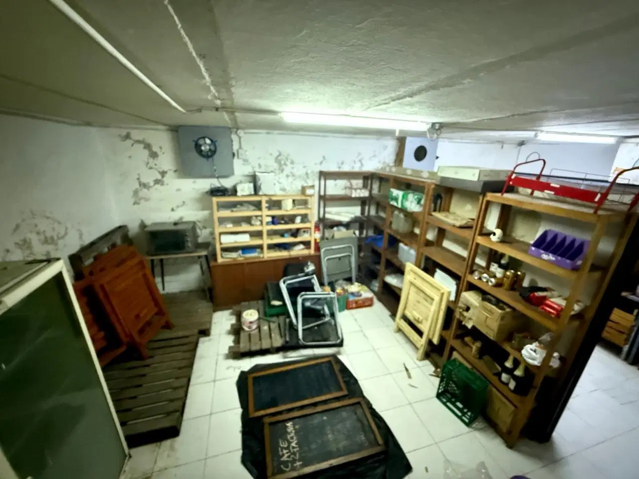 ALQUILER : Local Comercial en Esquina Sobre calle Irigoyen. Gran Visibilidad y ubicación 3